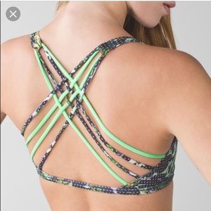 EUC lululemon free to be wild bra